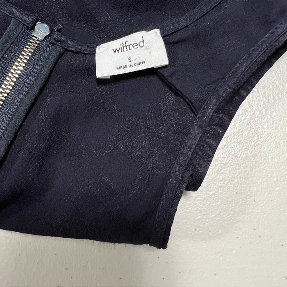 Aritzia Wilfred Paisley Sleeveless Back Zip Top in Navy Blue - Picture 6 of 9